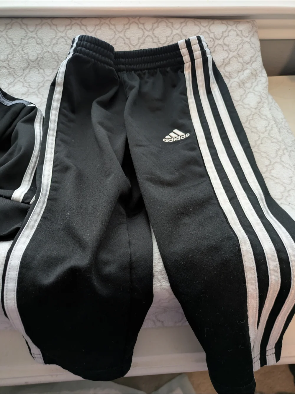 Adidas toddler/boy 2T Tracksuit